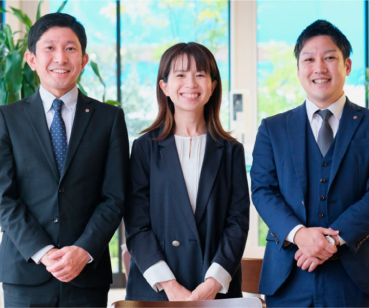 新人３人の写真